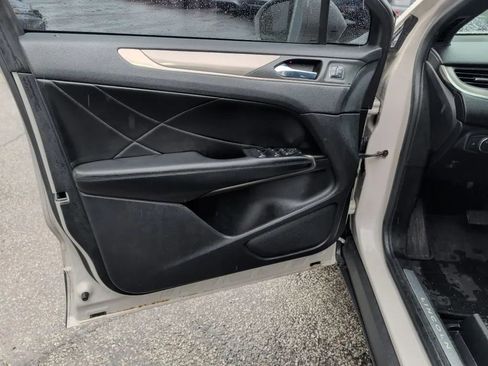 Used 2019 Lincoln MKC Select w/ Select Plus Package FWD image 24