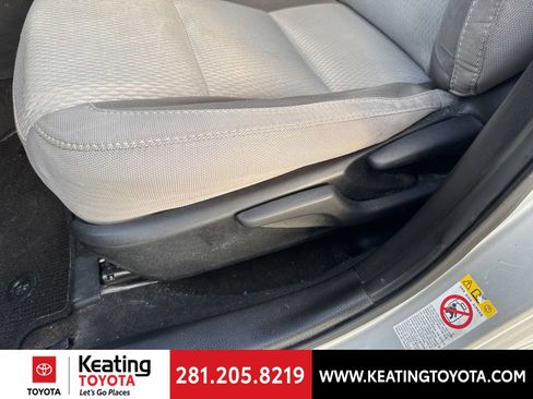 Used 2017 Toyota Corolla LE image 12