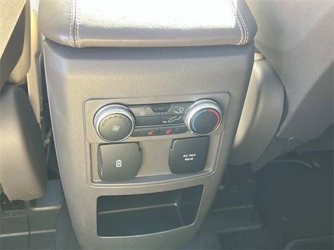 Used 2020 Ford Explorer Platinum w/ Premium Technology Package image 19