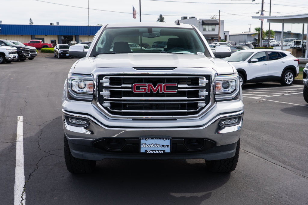 Used 2018 GMC Sierra 1500 SLT w/ SLT Premium Package AWD/4WD image 2