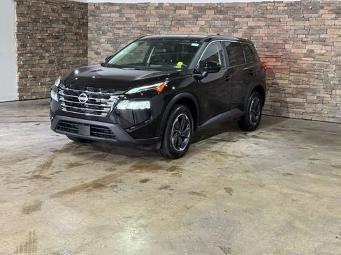 Certified 2025 Nissan Rogue SV image 2