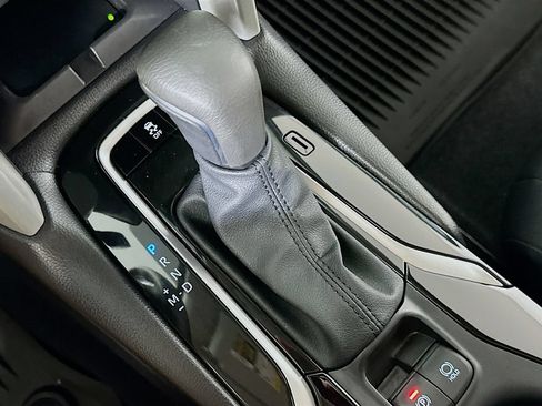 Used 2025 Toyota Corolla Cross XLE w/ Convenience Package FWD image 31