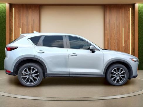 Used 2018 MAZDA CX-5 Touring FWD image 35