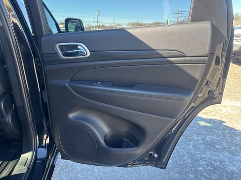 Certified 2022 Jeep Grand Cherokee Laredo X image 27