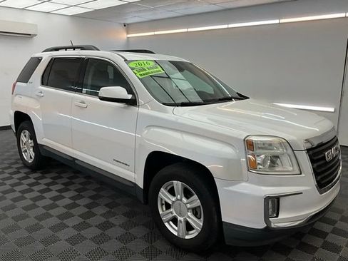 Used 2016 GMC Terrain SLE w/ Driver Alert Package I FWD image 3