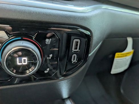 New 2026 Chevrolet Silverado 1500 High Country w/ High Country Premium Package AWD/4WD image 32