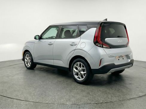 Used 2025 Kia Soul LX w/ LX Technology Package image 6