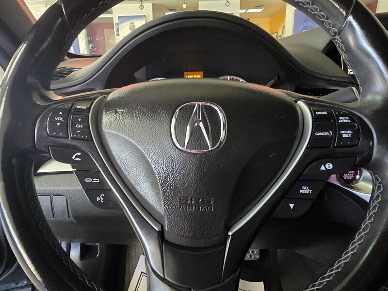 Used 2017 Acura ILX FWD image 25