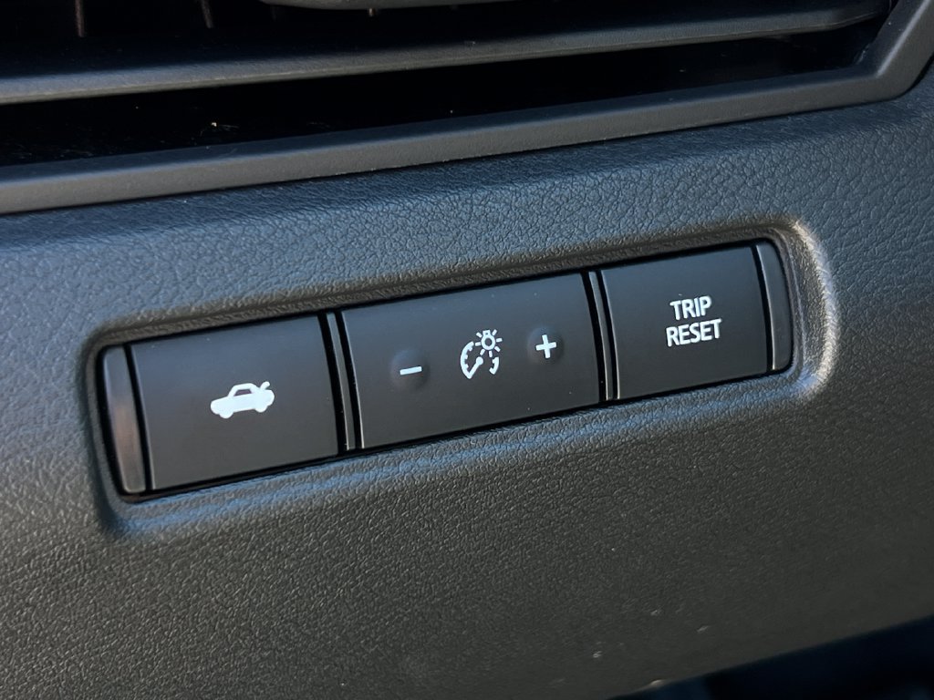 Used 2025 Nissan Altima 2.5 SR w/ SR Premium Package FWD image 8