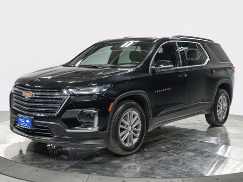 Used 2023 Chevrolet Traverse LT AWD/4WD image 1