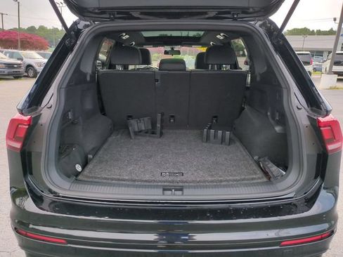 Used 2020 Volkswagen Tiguan SE R-Line AWD/4WD image 29