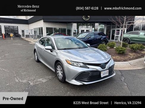 Used 2019 Toyota Camry LE image 1