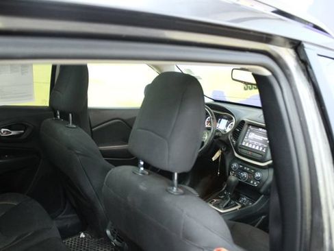 Used 2016 Jeep Cherokee 75th Anniversary AWD/4WD image 10
