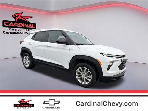 Used 2025 Chevrolet TrailBlazer LS w/ LS Convenience Package image 1