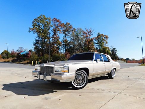 Used 1991 Cadillac Brougham image 2