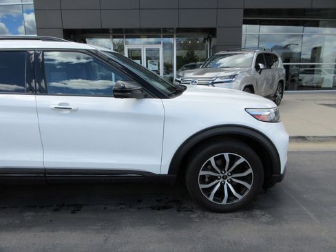 Used 2020 Ford Explorer ST w/ Premium Technology Package image 12