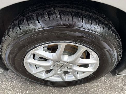 Used 2023 Chrysler Pacifica Touring-L FWD image 12