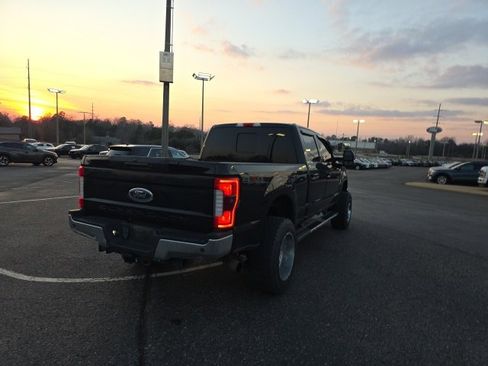Used 2017 Ford F250 Lariat w/ Lariat Ultimate Package image 3
