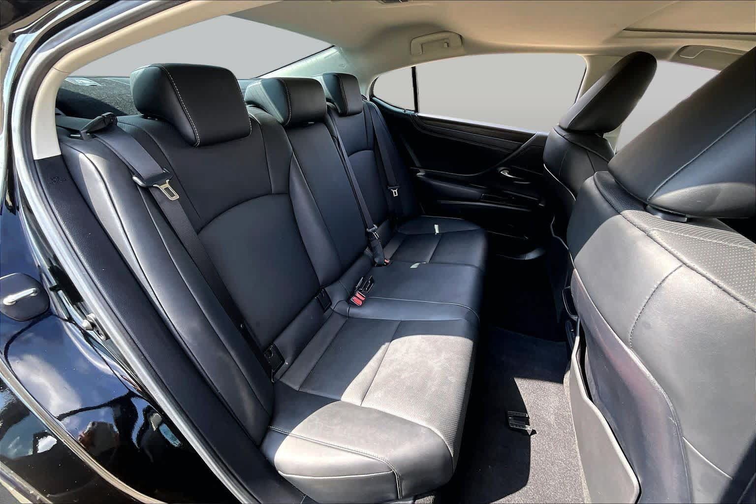 Used 2024 Lexus ES 350 w/ Premium Package FWD image 17