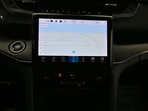 Used 2022 Jeep Grand Cherokee L Limited image 27