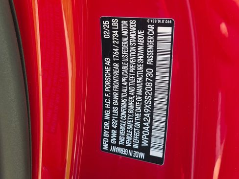 Certified 2025 Porsche 911 Carrera RWD image 29