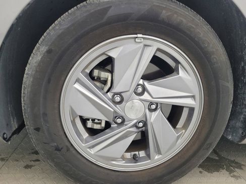 Used 2024 Hyundai Elantra SE image 31