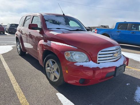 Used 2011 Chevrolet HHR LT image 7