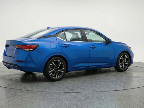Used 2025 Nissan Sentra SV image 9