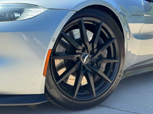 Used 2019 Aston Martin V8 Vantage Coupe RWD image 45