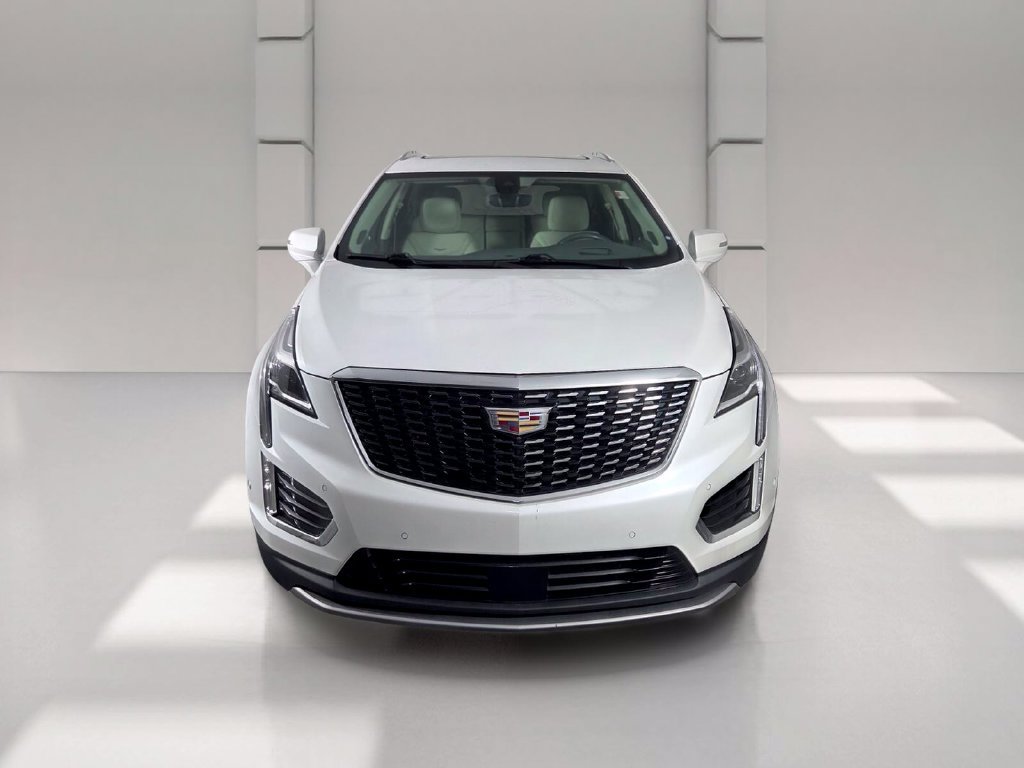 Used 2023 Cadillac XT5 Premium Luxury w/ Technology Package AWD/4WD image 3