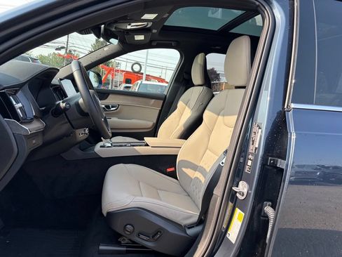 Certified 2026 Volvo XC90 B6 Plus w/ Protection Package Premier AWD/4WD image 20
