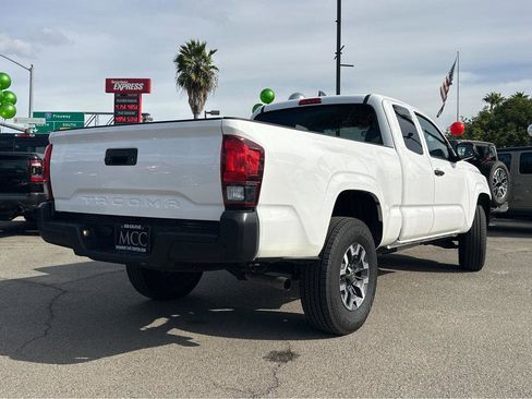 Used 2019 Toyota Tacoma SR image 13