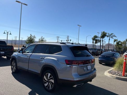 Used 2024 Volkswagen Atlas SE AWD/4WD image 6