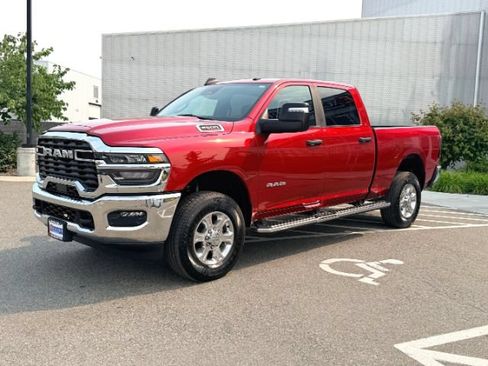 Used 2026 RAM 2500 Big Horn AWD/4WD image 3