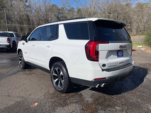 Used 2025 GMC Yukon AT4 w/ AT4 Premium Plus Package image 3