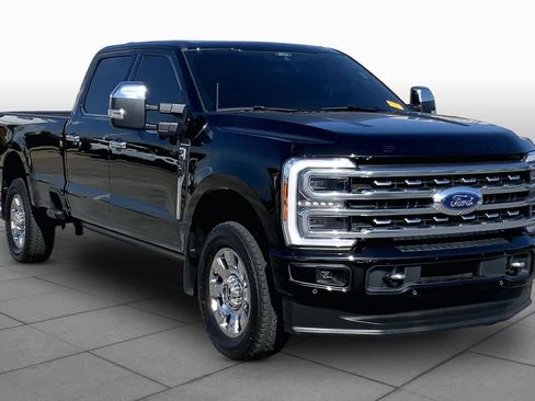 Used 2024 Ford F350 Platinum w/ FX4 Off-Road Package AWD/4WD image 3