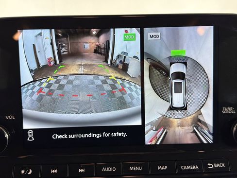 Used 2025 Nissan Pathfinder Platinum w/ Cargo Package image 30