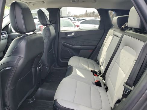 Certified 2024 Ford Escape SE w/ Class II Trailer Tow Package image 31