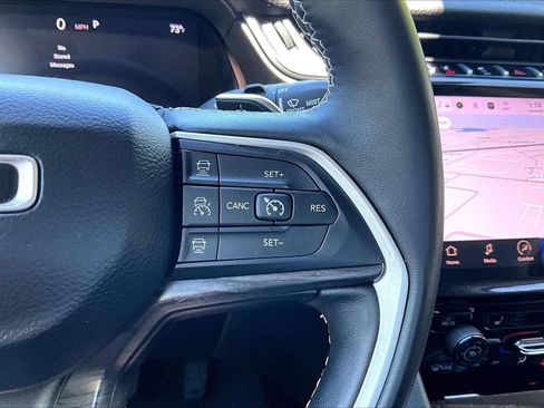 Used 2022 Jeep Grand Cherokee L Limited AWD/4WD image 30