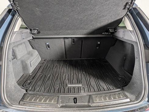 Used 2025 Land Rover Range Rover Evoque Dynamic SE image 17