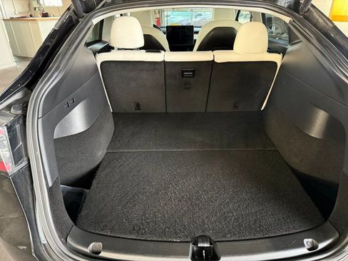 Used 2020 Tesla Model Y Long Range image 17