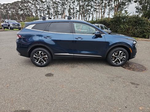 New 2025 Kia Sportage EX image 7