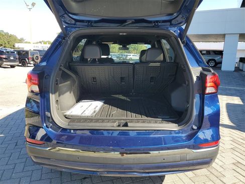 Certified 2022 Chevrolet Equinox RS w/ Infotainment Package image 10