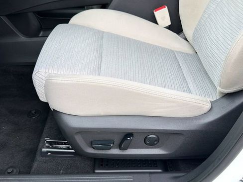 Used 2023 Nissan Rogue SV FWD image 18