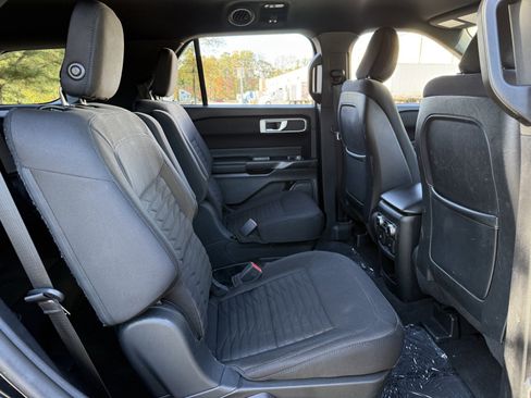Used 2020 Ford Explorer XLT image 38