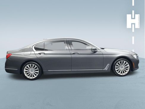 Used 2018 BMW 740i RWD image 3