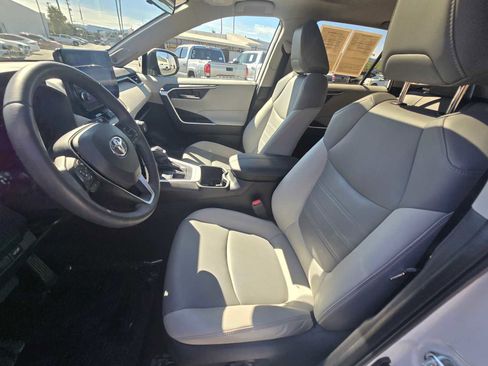 Used 2023 Toyota RAV4 XLE Premium image 25