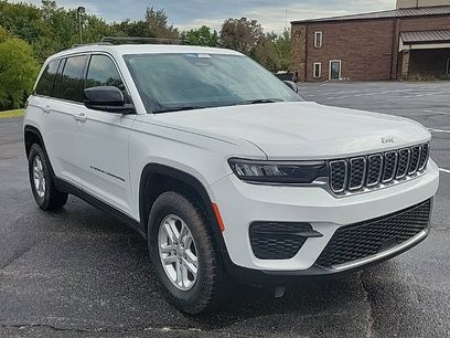 Used 2023 Jeep Grand Cherokee Laredo w/ Luxury Tech Group I