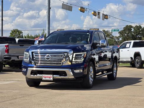 Used 2020 Nissan Titan SL w/ Moonroof Package image 2