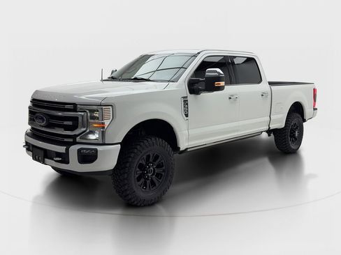 Used 2022 Ford F350 Platinum w/ FX4 Off-Road Package AWD/4WD image 3